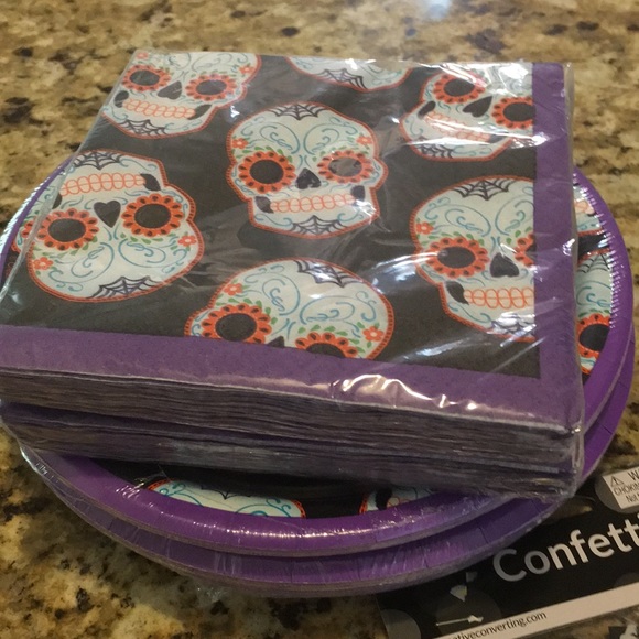Day of the Dead (24)plates (32)Napkins & Confetti - Picture 5 of 6